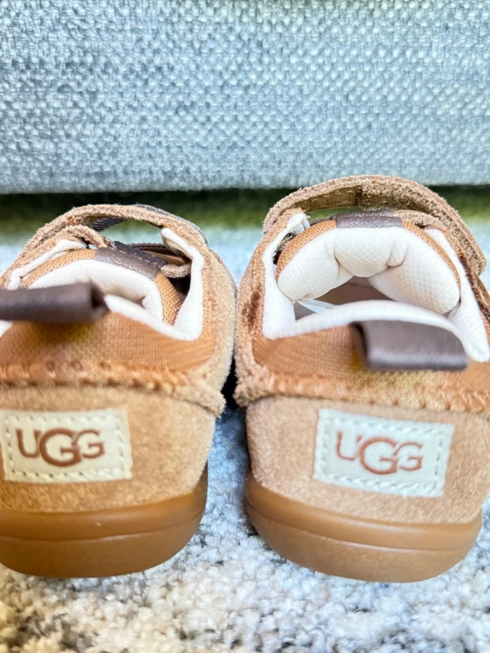 New UGG Adventurer Sneaker Toddler Size 5T Chestnut
